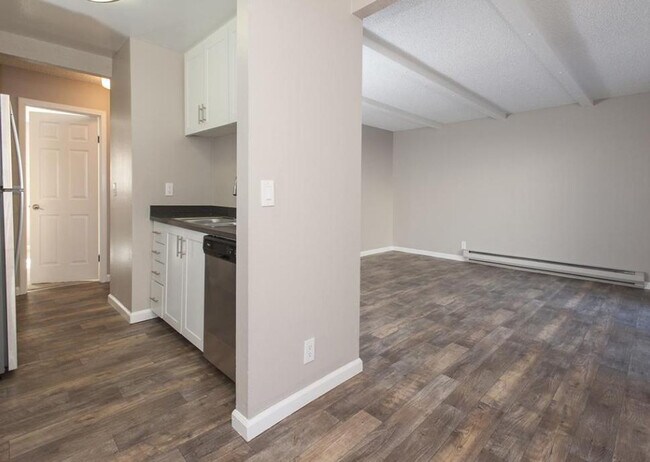 Building Photo - 202 Calvert Dr