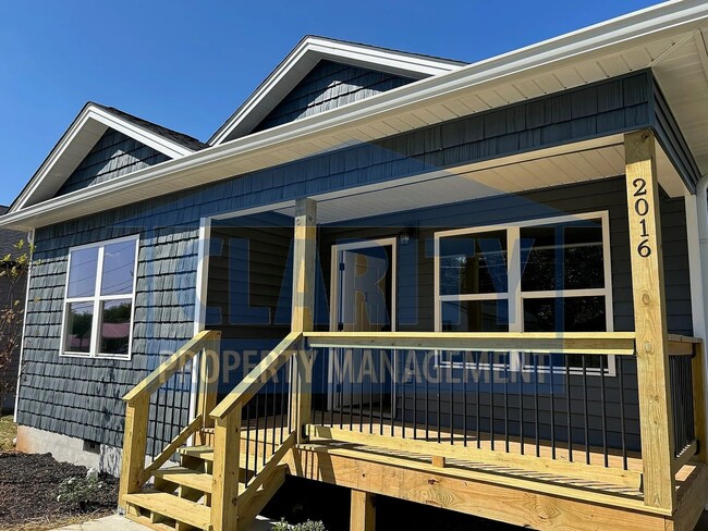 Building Photo - *Brand New* 3 bedroom home!