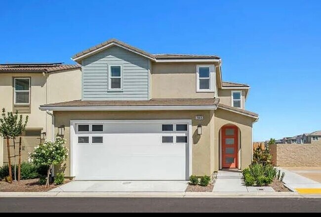 Foto del edificio - 2045 N Perry Ln