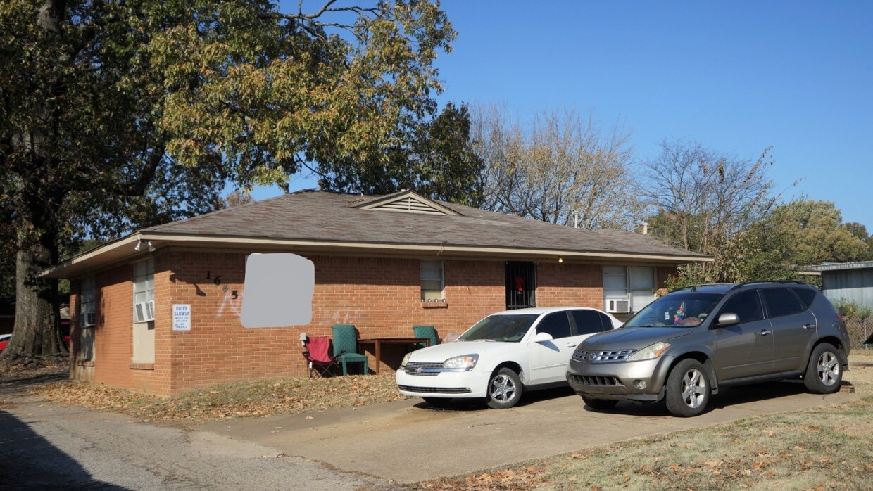Foto principal - 1645 Wells Station Rd