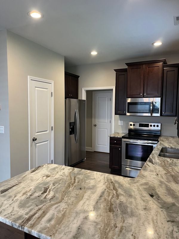 Building Photo - 841 Lea Landing Dr