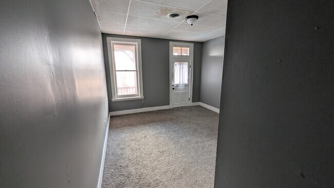 Building Photo - 106 Jets Rd