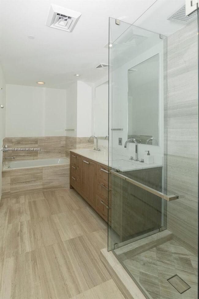 Building Photo - 350 Ocean Dr