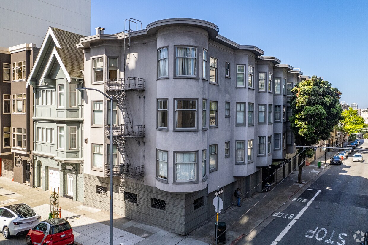 Primario - Nob Hill Place