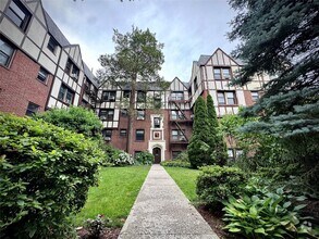 Building Photo - 3 Greenridge Ave