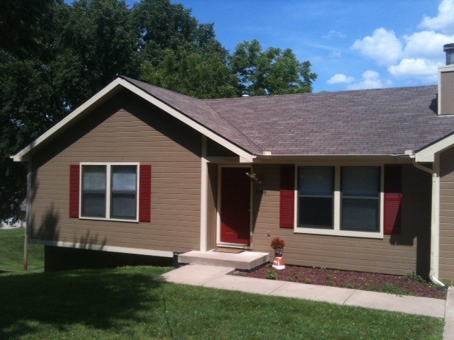 Building Photo - 3305 N Tracy Ave
