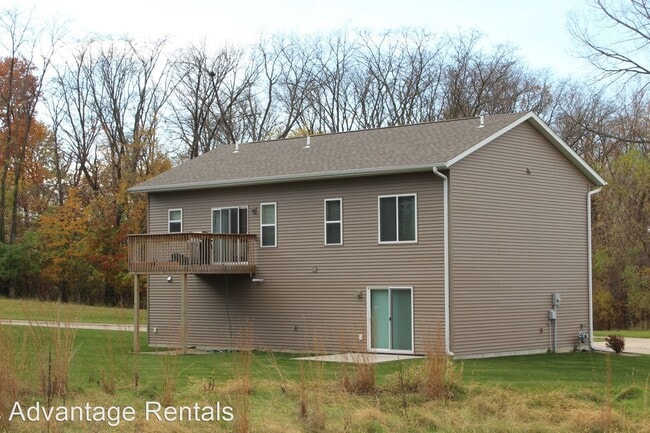 Building Photo - 4 br, 3 bath House - 966 Manitou Trail