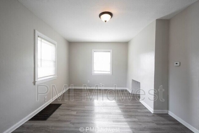 Building Photo - 1415 W Pruitt St