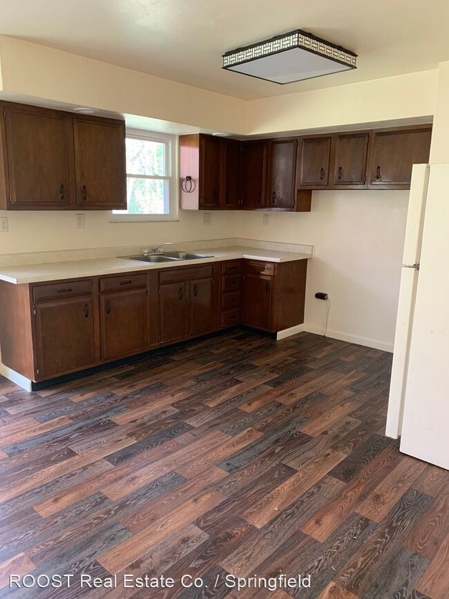 Building Photo - 2 br, 1 bath House - 3337 Upper Valley Pike