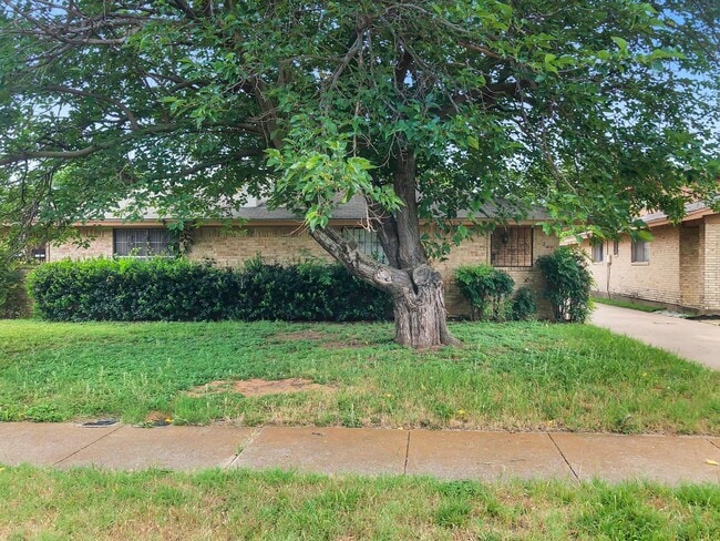 Great 2 Story Duplex - Great 2 Story Duplex Townhome