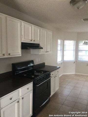 Foto del edificio - 9707 Covered Wagon