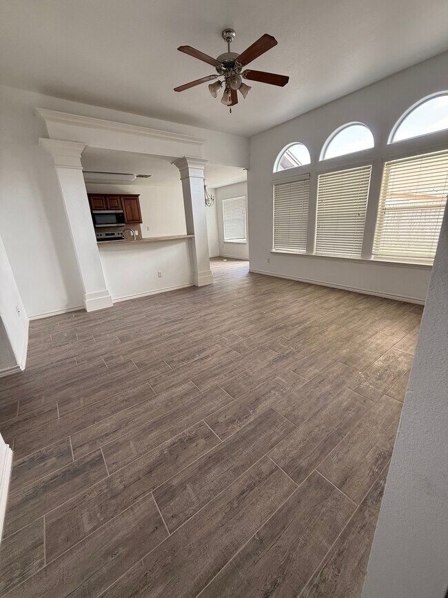 Foto del edificio - 3806 Los Arroyos Dr