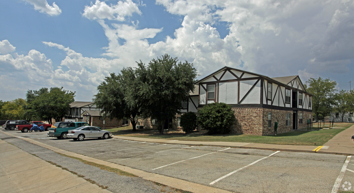 Primary Photo - Henderson Terrace Apartments