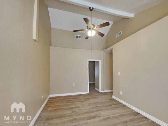 Foto del edificio - 271 Dakota St