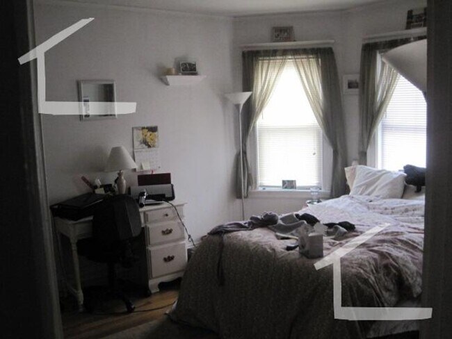 Foto del edificio - Nice 4BR/2Bath with Porch in Brighton!