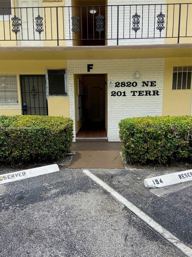 Building Photo - 2820 NE 201st Terrace