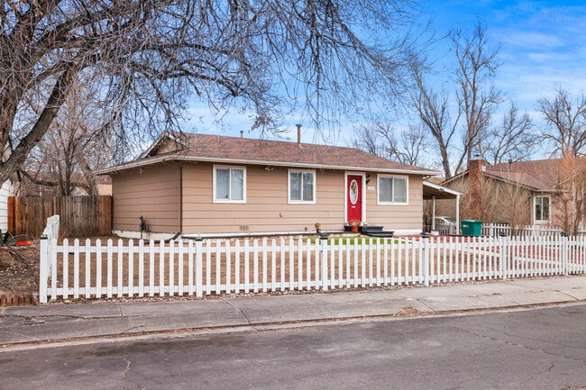 Photo - 2525 Nadine Dr House