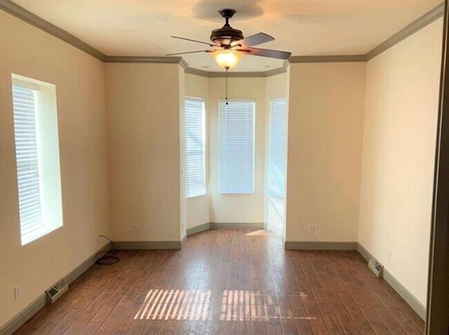 Foto del edificio - 610 N Broadway St