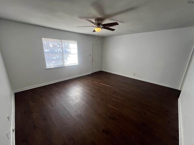 Foto del edificio - 1902 Huff St