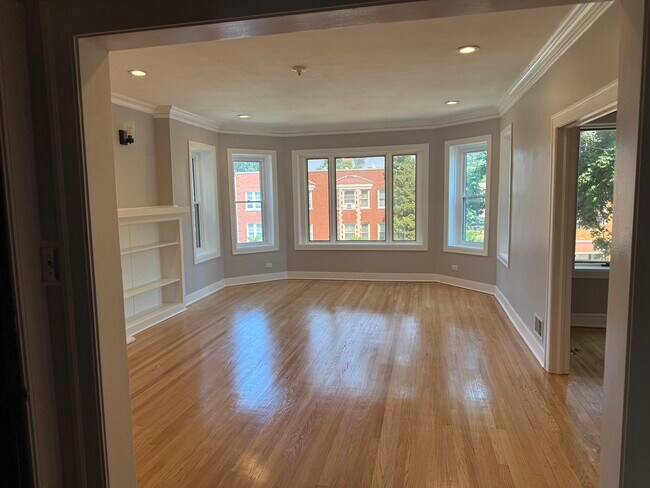 Living room - 9438 S Bishop
