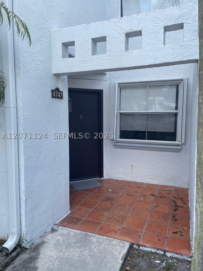 Building Photo - 4747 NW 97th Ct