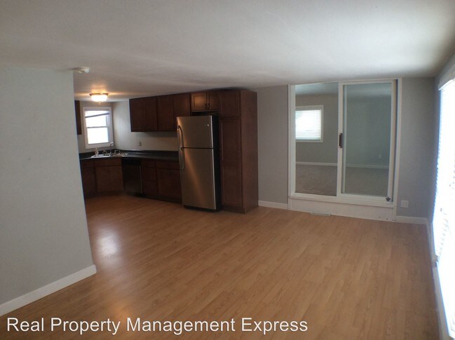 Building Photo - 616 S Highland Ave
