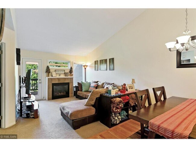 Building Photo - 1565 Lincoln Park Dr