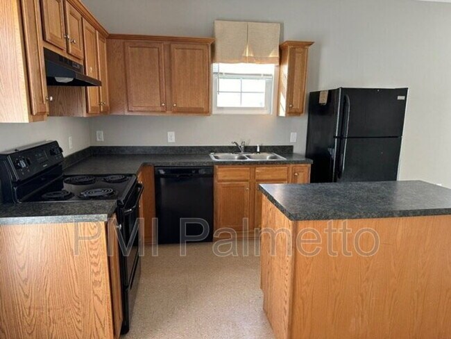 Foto del edificio - 124 Fairview Park Dr