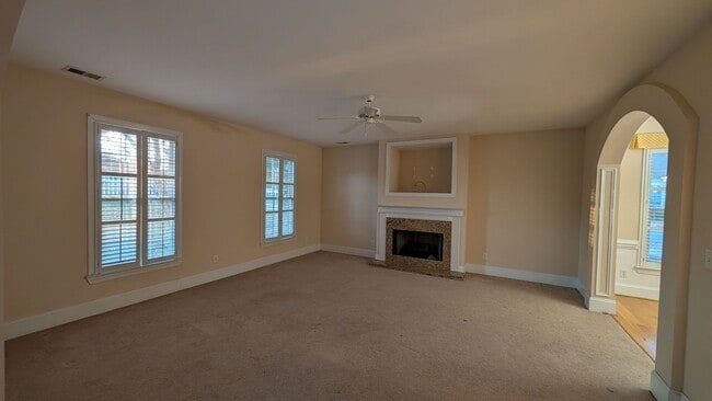 Building Photo - Cornelius with easy access to I-77