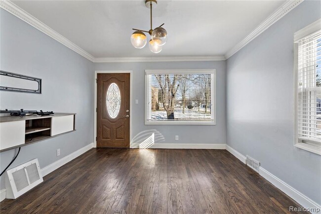 Building Photo - 4033 Oakshire Ave