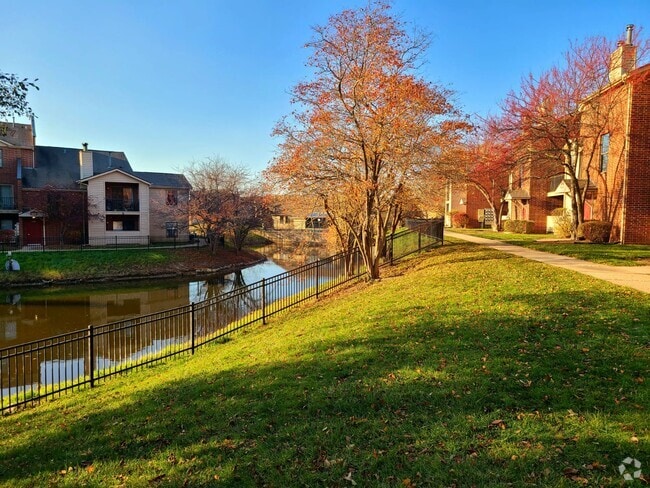 Building Photo - 2032 N Rand Rd