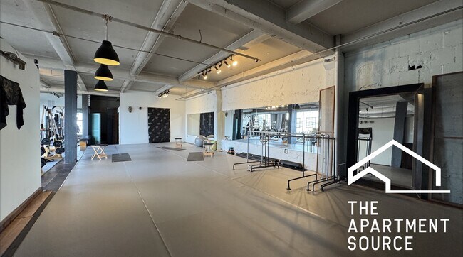 Foto del edificio - 3134 W Carroll Ave