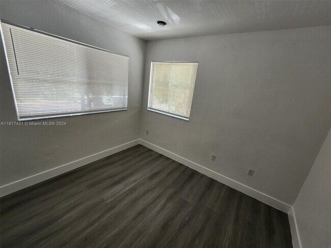 Foto del edificio - 2803 SW 82nd Ave