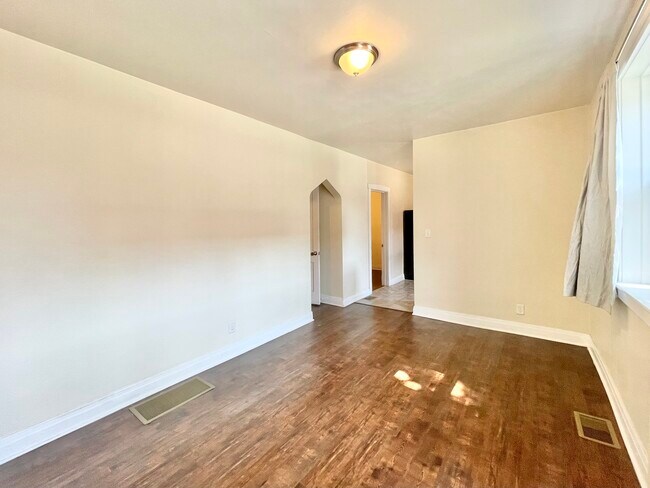 Foto del edificio - 3759 S Union Ave