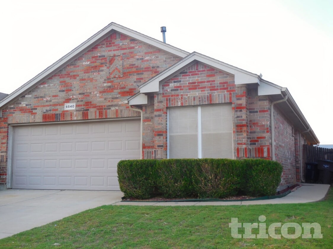 Primary Photo - 6540 Geneva Ln