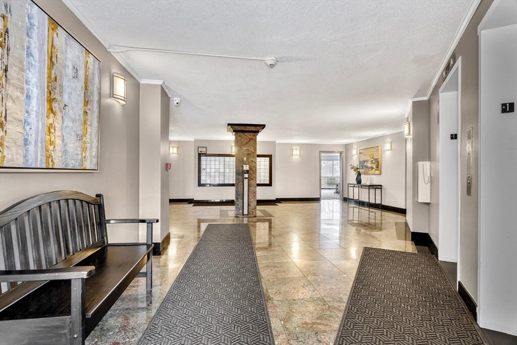 Foto del edificio - 141 Coolidge Ave
