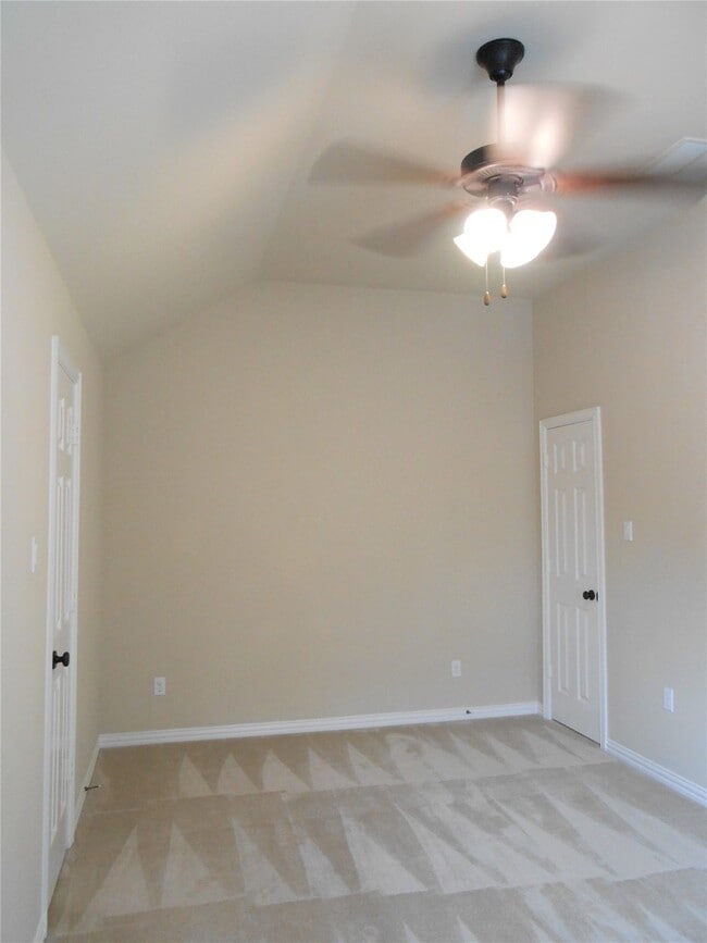 Building Photo - 11 Vershire Cir