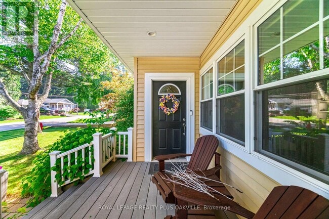 Building Photo - 43 Ravina Crescent