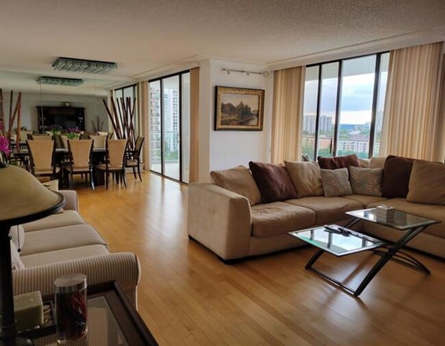Photo - 19707 Turnberry Way cu-14D, Aventura, FL 33180 Apartment