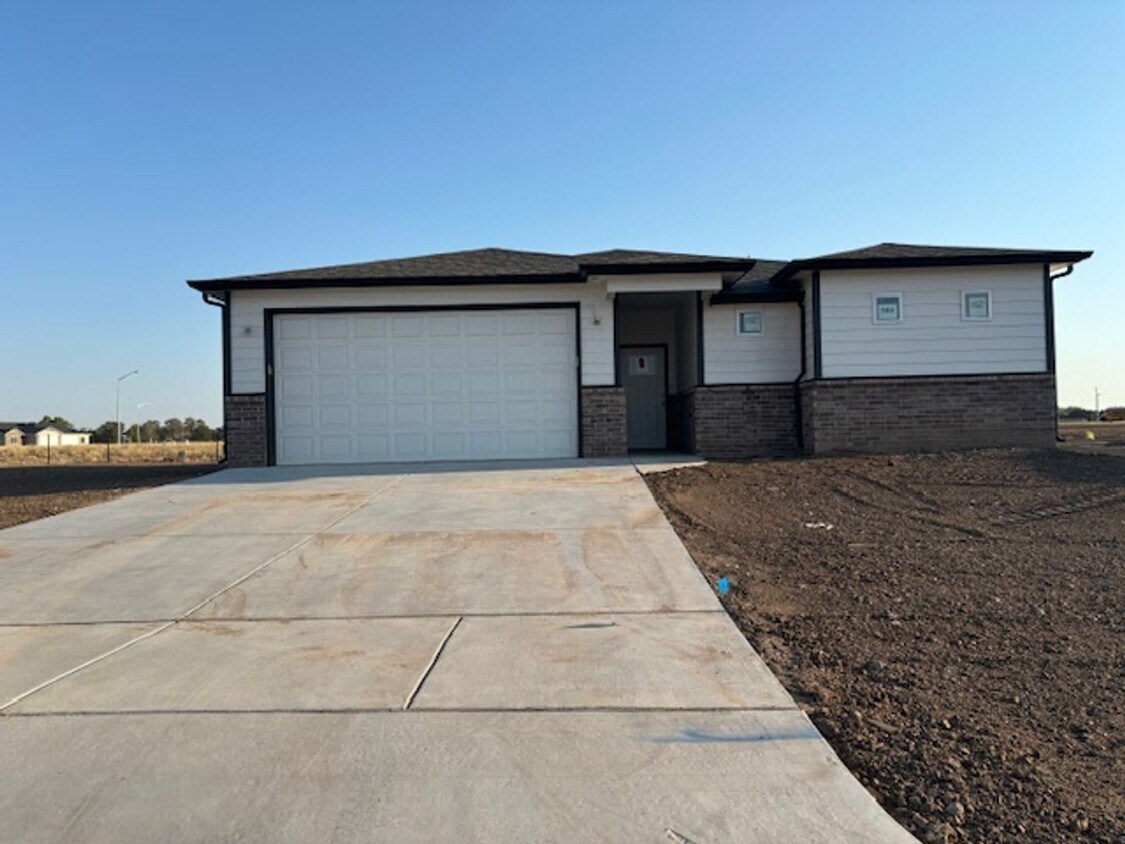 960 Long Path Ct, Goddard, KS 67052 House Rental in Goddard, KS