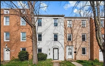 Building Photo - 2790 Patrick Henry Dr