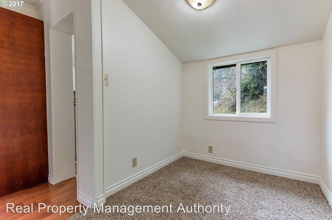 Building Photo - 104 NW 56th Cir