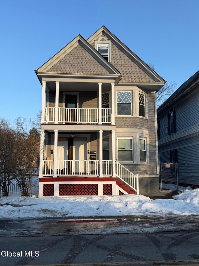 Building Photo - 608 3rd Ave