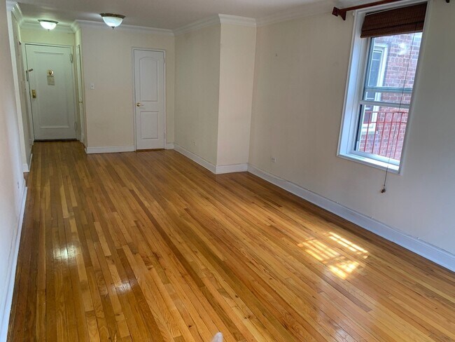 Foto del edificio - 103-30 68th Ave