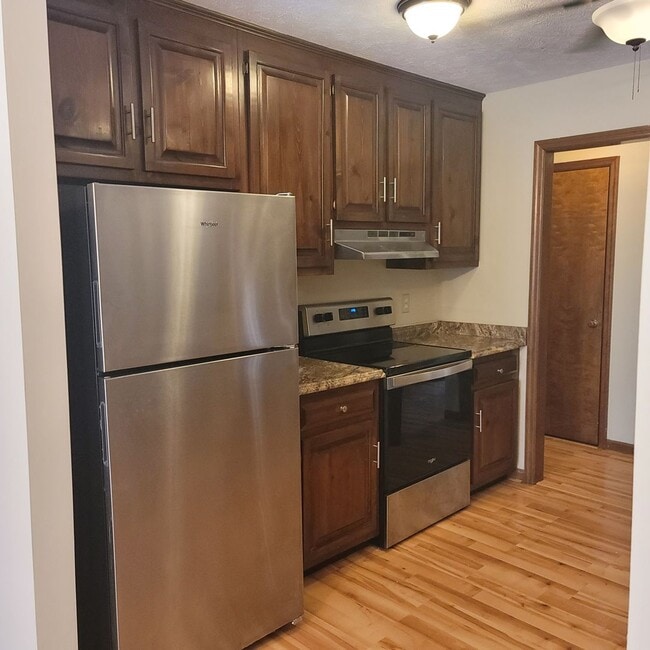 Building Photo - New Listing