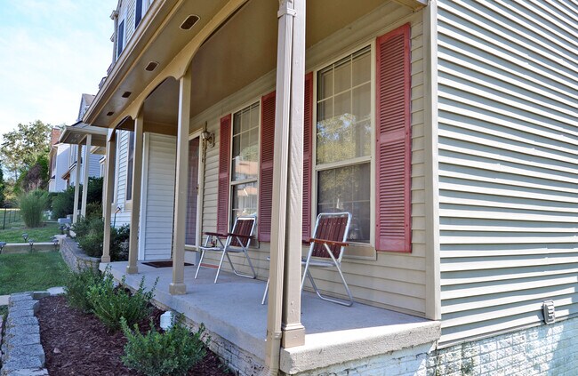 Front porch - 6934 Hovingham Ct