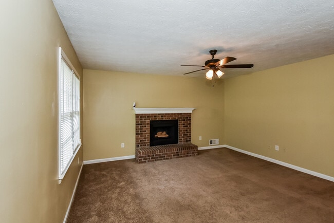 Building Photo - 4623 Hamlet Walk SE