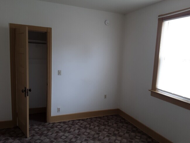 Hab. - 32 Milford St