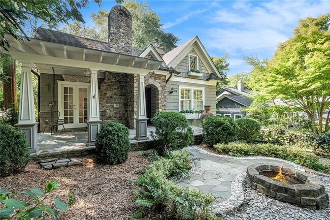Foto del edificio - 2378 Glenwood Dr NE