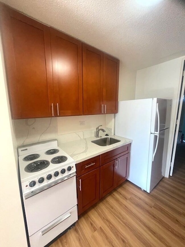 Foto del edificio - Recently Renovated 1 Bedroom in Honolulu